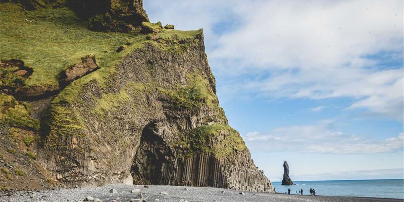 战略赋能：客户关系管理系统如何驱动业务增长与运营效率